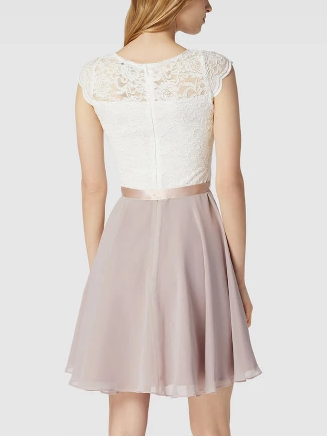 Swing Cocktailkleid Mit Spitzenbesatz - Altrosa 7 Swing Cocktailkleid Mit Spitzenbesatz - Altrosa – Bild 5