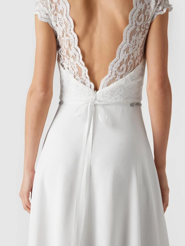 Swing Brautkleid Mit Floraler Spitze Und Ziersteinbesatz - Offwhite 8 Swing Brautkleid Mit Floraler Spitze Und Ziersteinbesatz - Offwhite – Bild 6