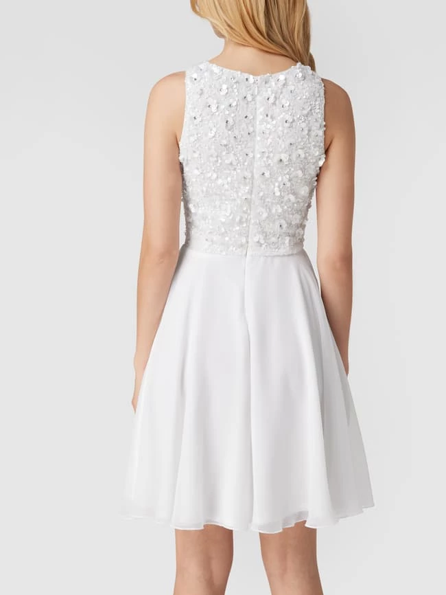 LACE & BEADS Brautkleid Mit Zierbesatz - Weiß 7 LACE & BEADS Brautkleid Mit Zierbesatz - Weiß – Bild 5