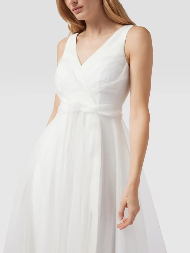 TROYDEN COLLECTION Brautkleid Mit V-Ausschnitt - Weiß 5 TROYDEN COLLECTION Brautkleid Mit V-Ausschnitt - Weiß – Bild 3