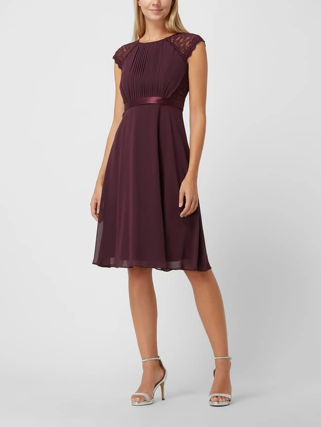 Christian Berg Cocktail Cocktailkleid Aus Chiffon Mit Spitze - Aubergine 3 Christian Berg Cocktail Cocktailkleid Aus Chiffon Mit Spitze - Aubergine