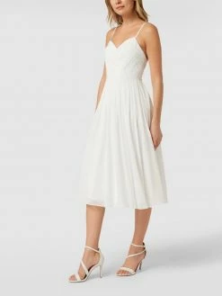 Laona Brautkleid Mit Floralen Stickereien Und Zierperlen - Offwhite