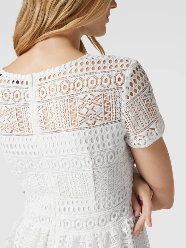 Swing Brautkleid Mit Lochstickereien - Offwhite 5 Swing Brautkleid Mit Lochstickereien - Offwhite – Bild 3