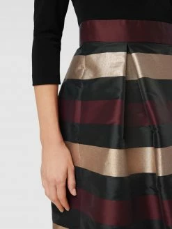Swing Cocktailkleid Mit Streifenmuster - Bordeaux Rot -LUXUAR SHOP 9h1k2di58so4aiiha4rjchif8sq5cd1p68ol2da59kpj8hql6l4kohhh88sjigqia90lagi79l94kk25a4o36ohk6kr6cphk6cp66e1k61gjie9pccr68e326oq3gdhgc9h62d0