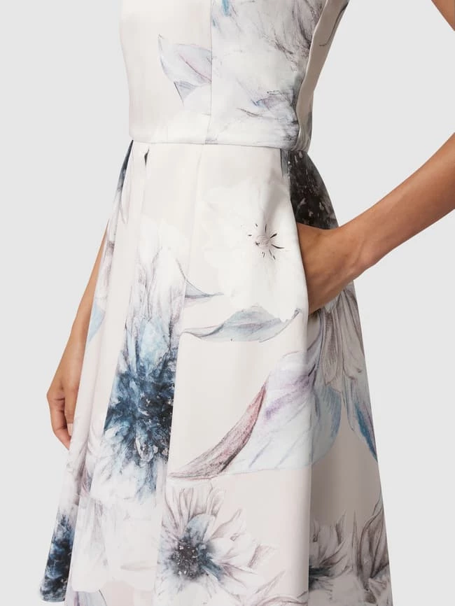 Swing Cocktailkleid Mit Floralem Muster - Rosé 5 Swing Cocktailkleid Mit Floralem Muster - Rosé – Bild 3