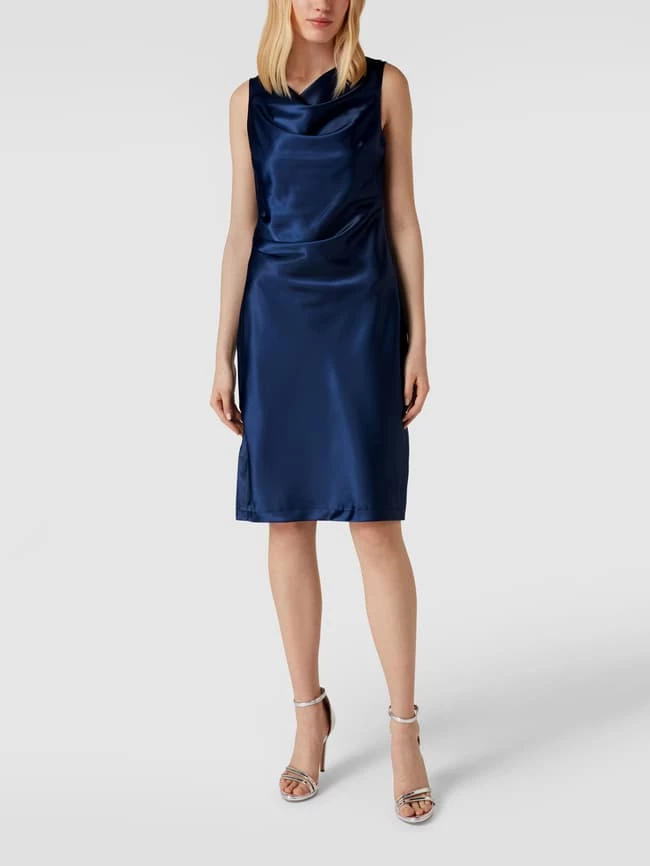 Paradi Cocktailkleid Mit Wasserfall-Ausschnitt - Dunkelblau 3 Paradi Cocktailkleid Mit Wasserfall-Ausschnitt - Dunkelblau