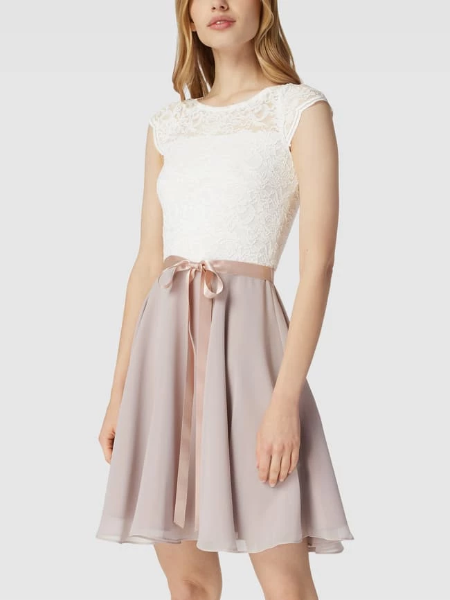 Swing Cocktailkleid Mit Spitzenbesatz - Altrosa 6 Swing Cocktailkleid Mit Spitzenbesatz - Altrosa – Bild 4