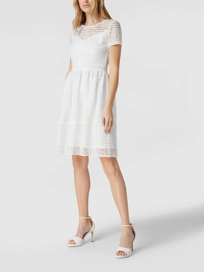 Swing Brautkleid Mit Lochstickereien - Offwhite 3 Swing Brautkleid Mit Lochstickereien - Offwhite