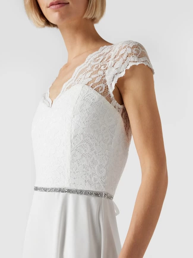 Swing Brautkleid Mit Floraler Spitze Und Ziersteinbesatz - Offwhite 5 Swing Brautkleid Mit Floraler Spitze Und Ziersteinbesatz - Offwhite – Bild 3