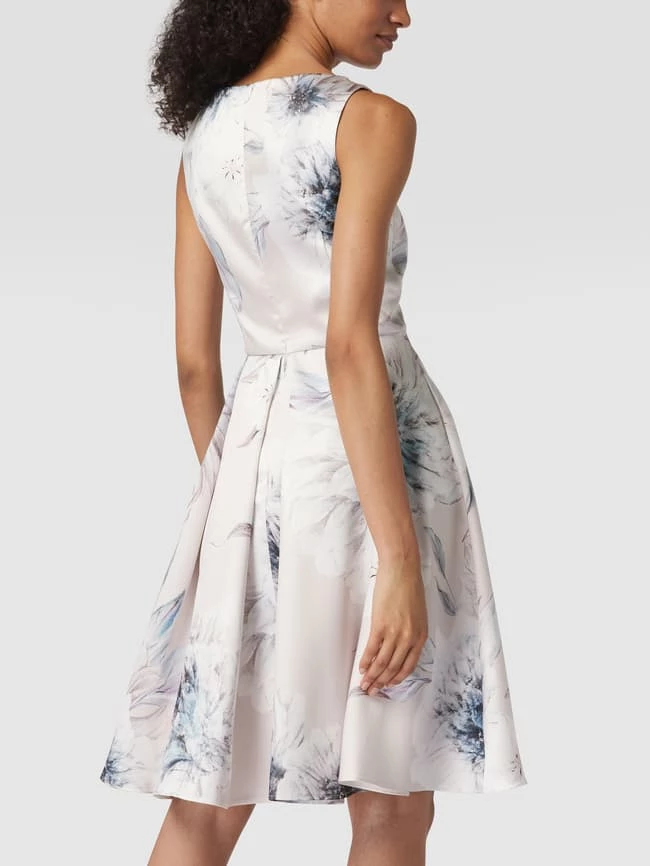 Swing Cocktailkleid Mit Floralem Muster - Rosé 7 Swing Cocktailkleid Mit Floralem Muster - Rosé – Bild 5