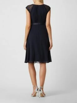 Christian Berg Cocktail Cocktailkleid Aus Chiffon Mit Spitze - Marineblau Meliert -LUXUAR SHOP aor4igq8694kqlak7533gla8ap8lci9pah646iaca544oiqk6gpk4ia98dajai9i91846j238lb4iki7853jie1g70p36e1g60r30d1k6os3coj26sp68eb1cosj2o9jchim4co